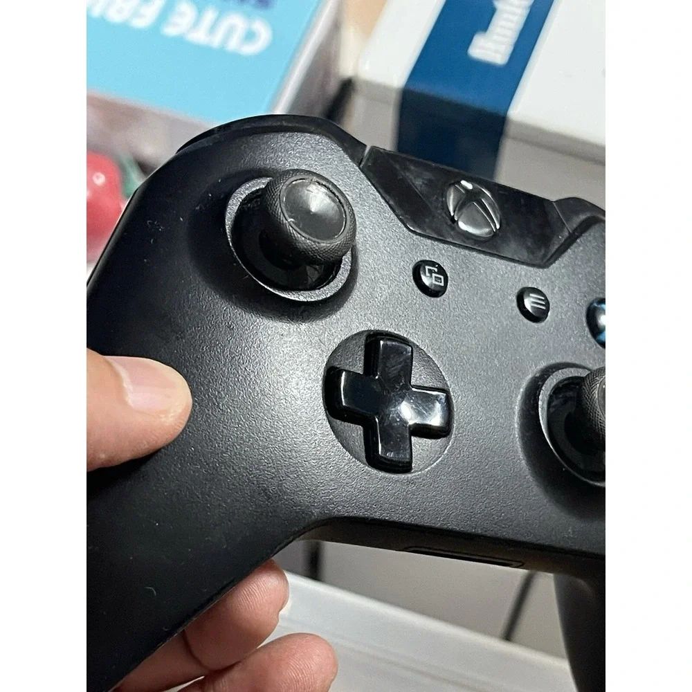 Microsoft Xbox‎ One Wireless Controller - Black - Missing Battery Cover